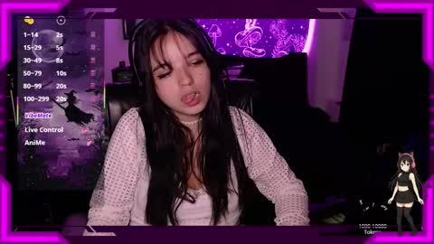 Snapshot of bellamoteluna chatting on 12-15-25, 11:53 Bella Monteluna online show from 12-15-25, 11:53