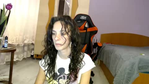 bellaqueen0701 online show from 03-09-25, 10:19