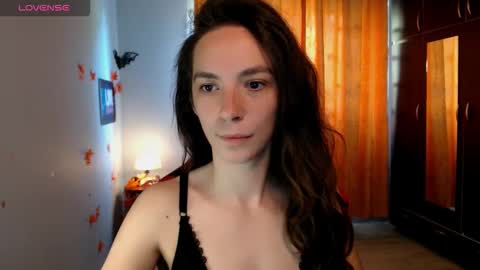 bellaqueen0701 online show from 10-10-25, 07:07