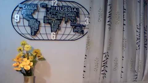 Snapshot of bellaqueen69 chatting on 10-22-25, 10:48 Bella shane online show from 10-22-25, 10:48