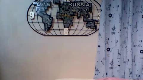 Snapshot of bellaqueen69 chatting on 10-28-25, 01:14 Bella shane online show from 10-28-25, 01:14