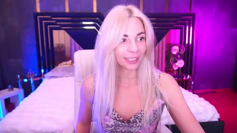 Bella online show from 11-25-25, 09:15