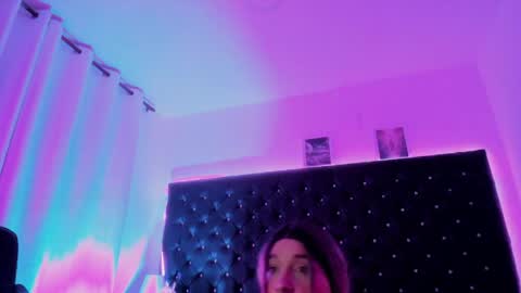 bellaroge online show from 04-18-26, 05:22