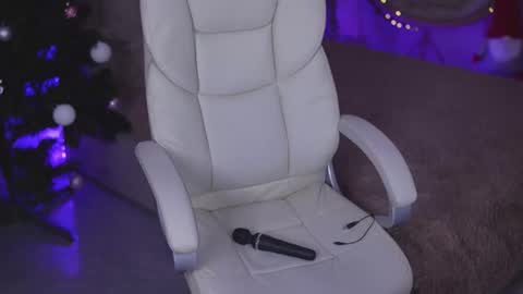 BELLA online show from 12-17-25, 07:58