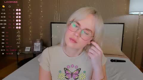 Bella online show from 10-28-25, 12:58