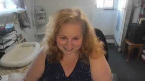 Snapshot of bellavoca chatting on 10-04-25, 06:17 Bellavoca online show from 10-04-25, 06:17