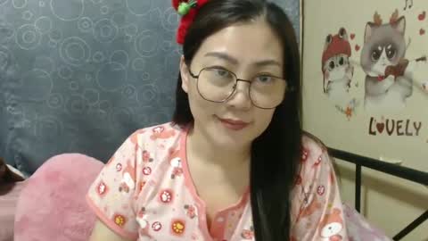 Snapshot of bellbabe chatting on 01-06-25, 12:24 Bella online show from 01-06-25, 12:24