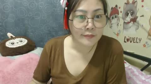 Snapshot of bellbabe chatting on 01-08-25, 04:00 Bella online show from 01-08-25, 04:00