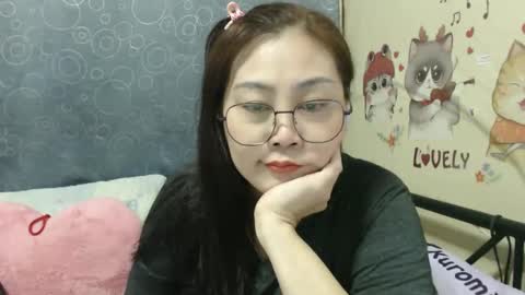 Snapshot of bellbabe chatting on 02-19-25, 11:17 Bella online show from 02-19-25, 11:17