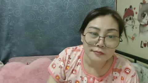 Snapshot of bellbabe chatting on 03-05-25, 09:15 Bella online show from 03-05-25, 09:15