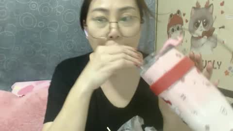 Snapshot of bellbabe chatting on 03-11-25, 10:18 Bella online show from 03-11-25, 10:18