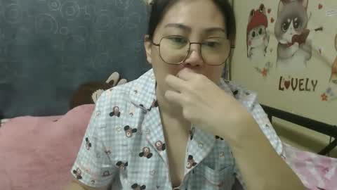 Snapshot of bellbabe chatting on 09-10-25, 09:09 Bella online show from 09-10-25, 09:09