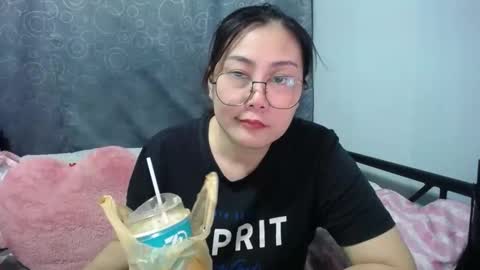 Snapshot of bellbabe chatting on 10-17-25, 04:59 Bella online show from 10-17-25, 04:59