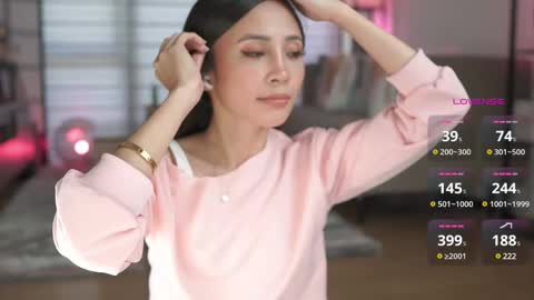 Snapshot of belle_adrienne chatting on 02-13-25, 01:29 Belle Adrienne  IG  online show from 02-13-25, 01:29