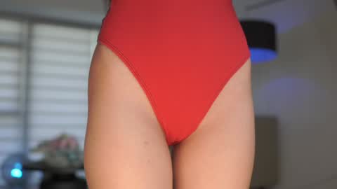 Snapshot of belle_adrienne chatting on 10-04-25, 11:14 Belle Adrienne  IG  online show from 10-04-25, 11:14