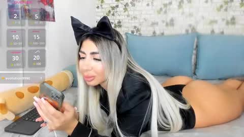 LucyJelly online show from 01-06-25, 09:32