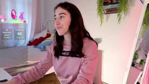 Bella online show from 09-08-25, 03:44