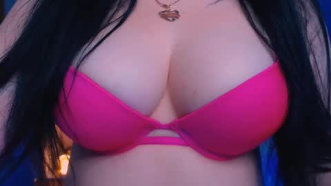 Snapshot of bellelovexx chatting on 12-12-24, 11:25 Hello I am kind friendly and cute girl online show from 12-12-24, 11:25