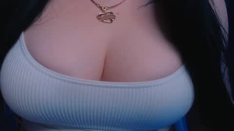 Snapshot of bellelovexx chatting on 12-19-24, 10:42 Hello I am kind friendly and cute girl online show from 12-19-24, 10:42