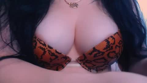 Snapshot of bellelovexx chatting on 01-11-25, 09:15 Hello I am kind friendly and cute girl online show from 01-11-25, 09:15