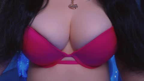 Snapshot of bellelovexx chatting on 01-23-25, 11:36 Hello I am kind friendly and cute girl online show from 01-23-25, 11:36