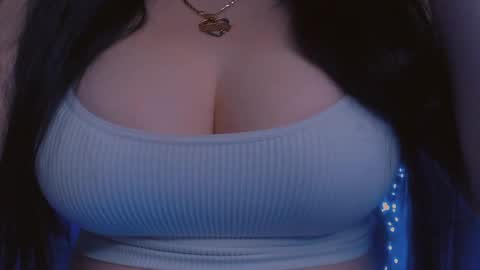 Snapshot of bellelovexx chatting on 02-05-25, 01:37 Hello I am kind friendly and cute girl online show from 02-05-25, 01:37