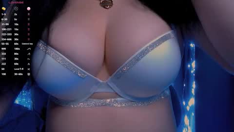 Snapshot of bellelovexx chatting on 09-21-25, 09:38 Hello I am kind friendly and cute girl online show from 09-21-25, 09:38