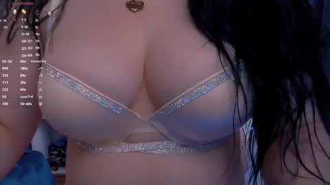 Snapshot of bellelovexx chatting on 10-13-25, 10:59 Hello I am kind friendly and cute girl online show from 10-13-25, 10:59