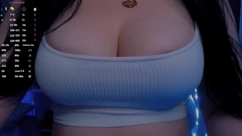 Snapshot of bellelovexx chatting on 10-18-25, 09:15 Hello I am kind friendly and cute girl online show from 10-18-25, 09:15