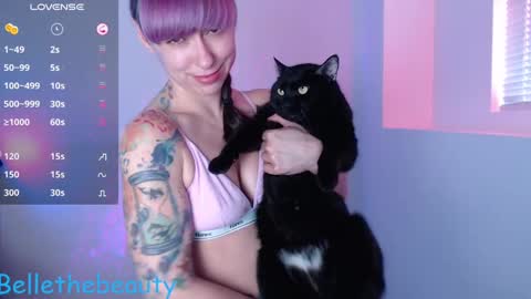 Snapshot of bellethebeauty20 chatting on 03-04-25, 06:18 Belle online show from 03-04-25, 06:18