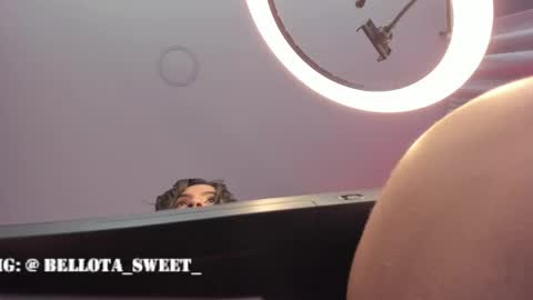 Snapshot of bellota_sweet chatting on 12-23-24, 01:40  Bella  online show from 12-23-24, 01:40