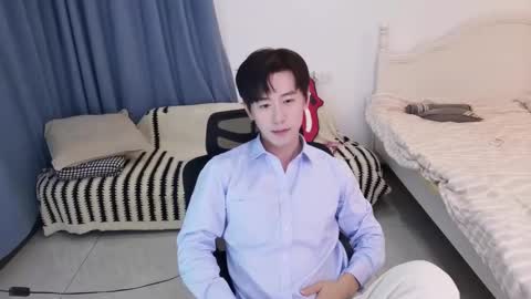 Snapshot of ben705676 chatting on 12-05-25, 01:42 Ben online show from 12-05-25, 01:42