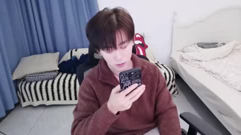 Snapshot of ben705676 chatting on 01-10-26, 02:19 Ben online show from 01-10-26, 02:19