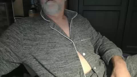 Snapshot of bendrinkin chatting on 12-25-24, 12:37 bendrinkin online show from 12-25-24, 12:37