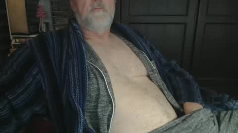 Snapshot of bendrinkin chatting on 01-25-25, 10:29 bendrinkin online show from 01-25-25, 10:29