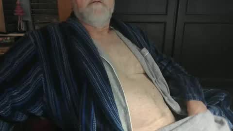 Snapshot of bendrinkin chatting on 01-27-25, 10:16 bendrinkin online show from 01-27-25, 10:16