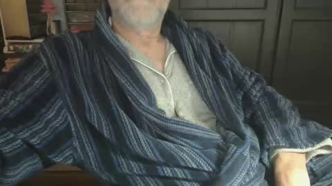 Snapshot of bendrinkin chatting on 02-09-25, 09:47 bendrinkin online show from 02-09-25, 09:47