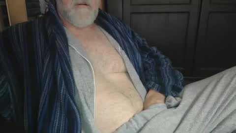 Snapshot of bendrinkin chatting on 02-25-25, 10:15 bendrinkin online show from 02-25-25, 10:15