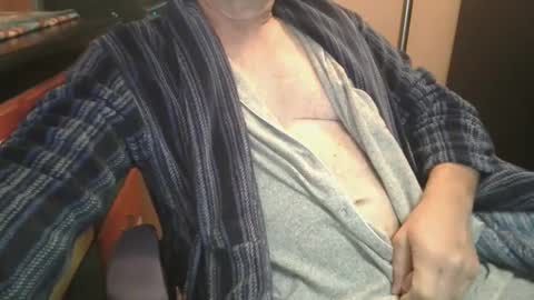 Snapshot of bendrinkin chatting on 09-09-25, 10:04 bendrinkin online show from 09-09-25, 10:04