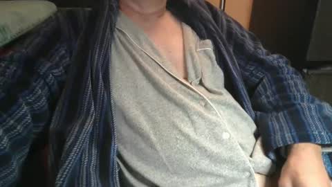 Snapshot of bendrinkin chatting on 10-08-25, 11:08 bendrinkin online show from 10-08-25, 11:08