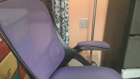 Snapshot of bendrinkin chatting on 10-13-25, 10:04 bendrinkin online show from 10-13-25, 10:04