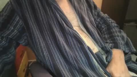 Snapshot of bendrinkin chatting on 10-21-25, 10:05 bendrinkin online show from 10-21-25, 10:05