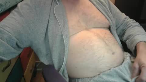 Snapshot of bendrinkin chatting on 10-22-25, 03:29 bendrinkin online show from 10-22-25, 03:29