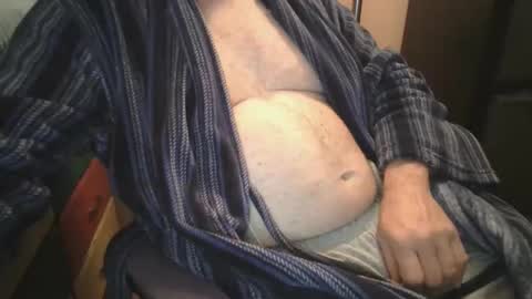 Snapshot of bendrinkin chatting on 10-23-25, 10:25 bendrinkin online show from 10-23-25, 10:25