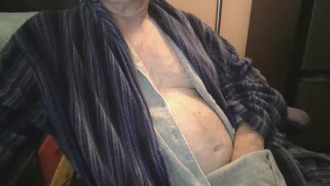 Snapshot of bendrinkin chatting on 11-18-25, 09:14 bendrinkin online show from 11-18-25, 09:14