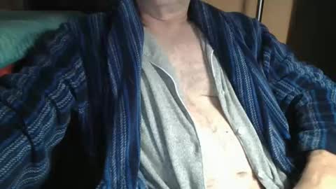 Snapshot of bendrinkin chatting on 11-20-25, 11:43 bendrinkin online show from 11-20-25, 11:43