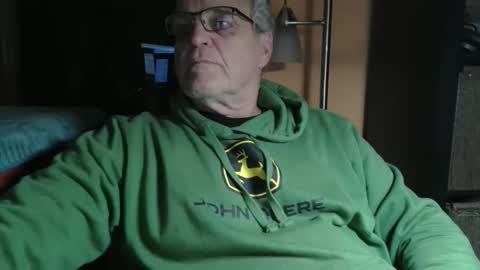 Snapshot of bendrinkin chatting on 11-21-25, 01:37 bendrinkin online show from 11-21-25, 01:37