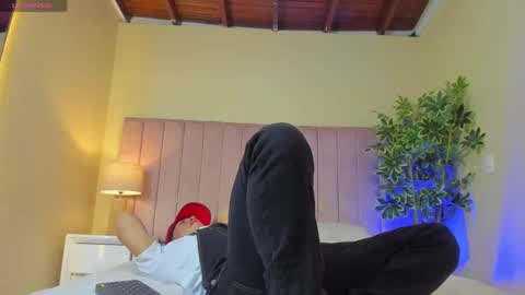 BENJAMIN online show from 02-23-25, 01:13