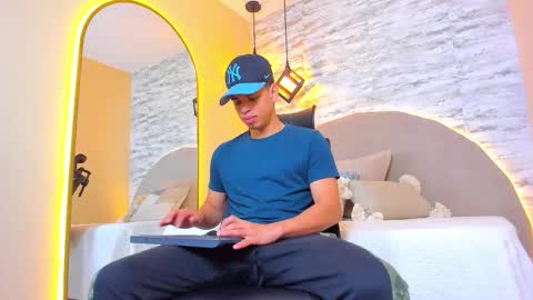 BENJAMIN online show from 11-19-25, 01:33