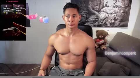 Snapshot of benjamincooperk1 chatting on 10-26-25, 07:53 benjamincooperk online show from 10-26-25, 07:53